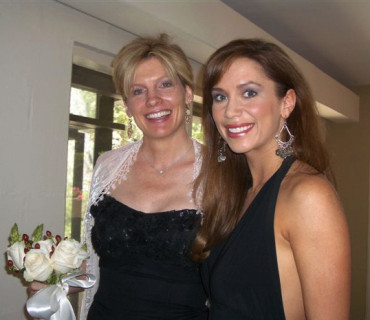 Elizabeth with former gameshow hostess Brandy Sherwood of Price is Right